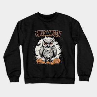 Owl and carving pumpkin Halloween Crewneck Sweatshirt